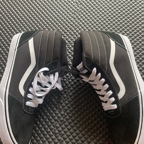 Vans - Picture 4 of 4